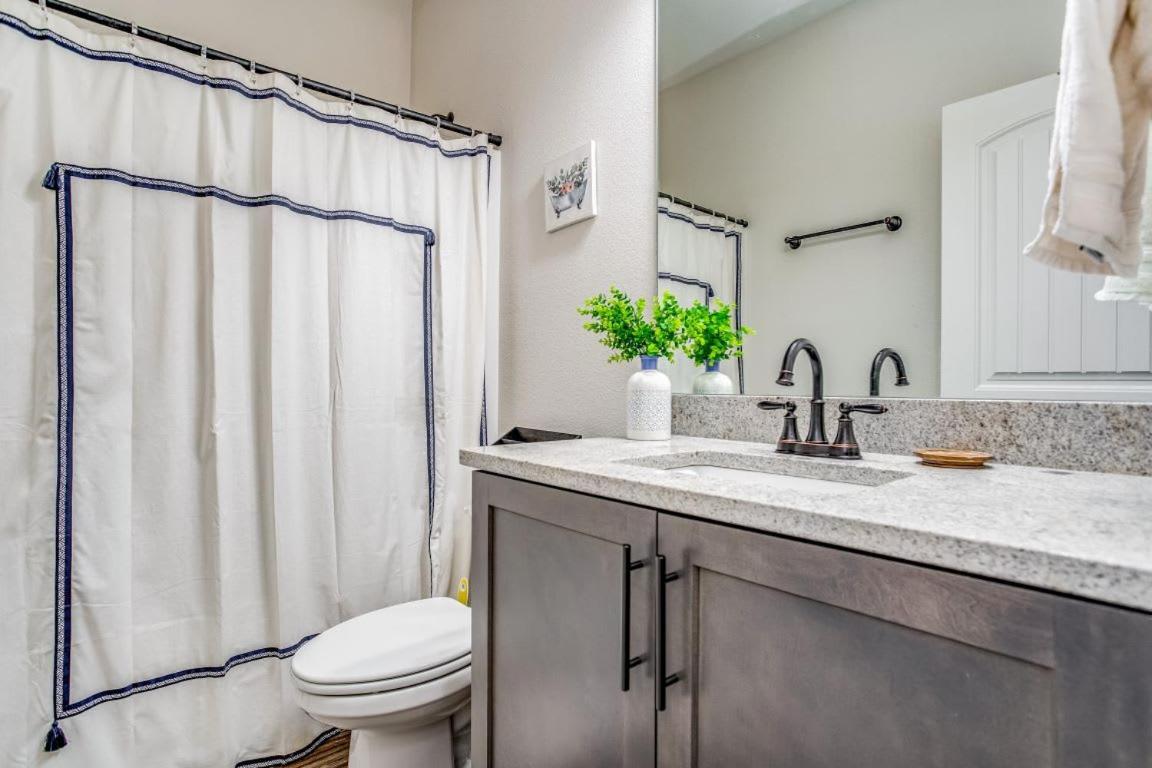 Beach Flow Bungalow-Mins To Downtown-Dining-Base Pensacola Eksteriør billede