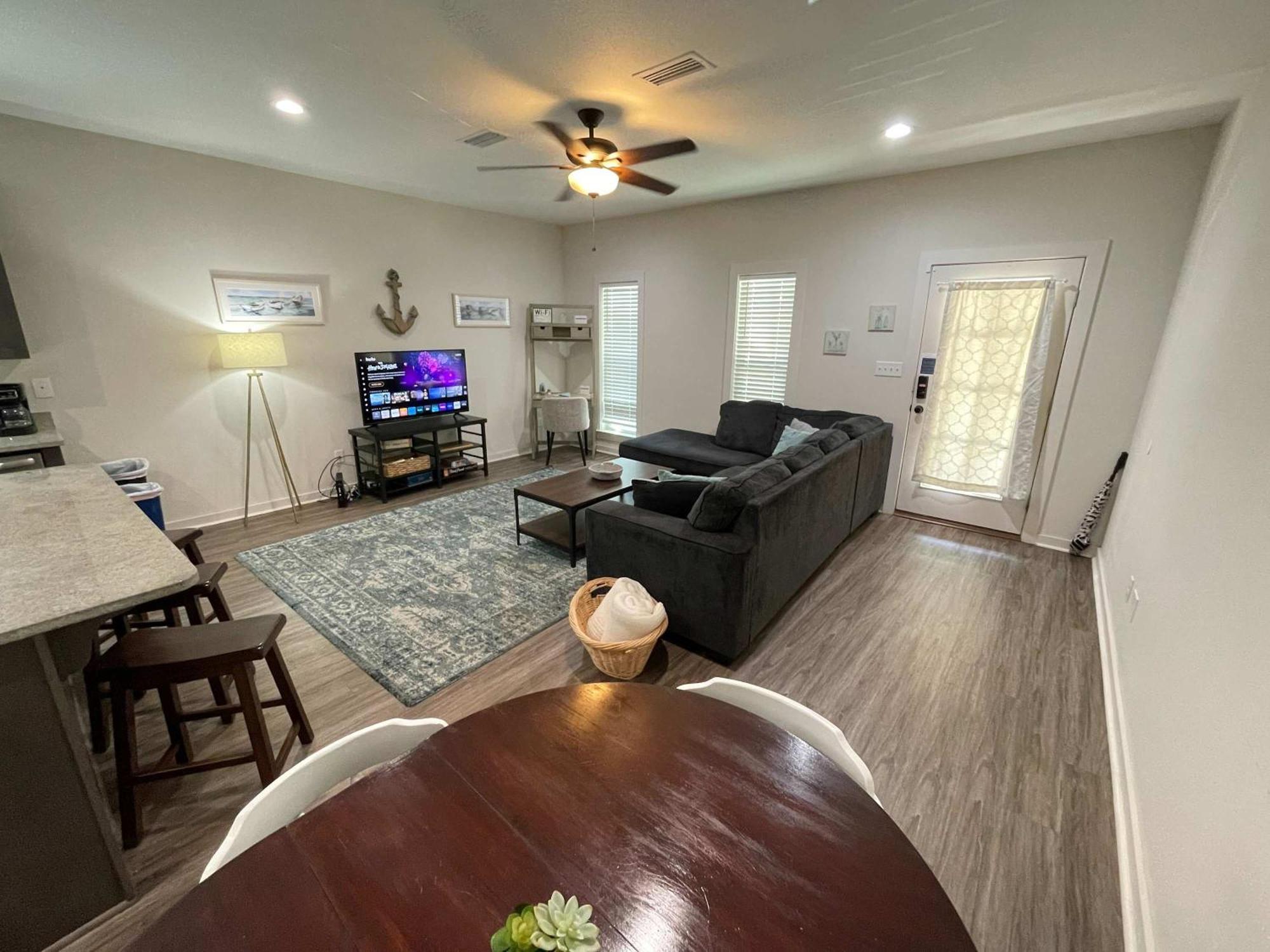 Beach Flow Bungalow-Mins To Downtown-Dining-Base Pensacola Eksteriør billede